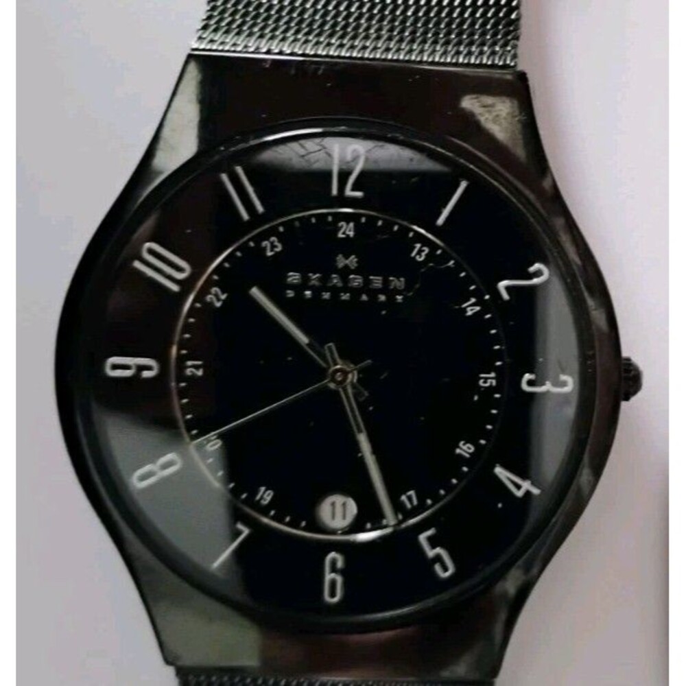 Skagen 233XLTMB Titanium Mens Watch Black Dial Mesh Band Date 24-Hour Ultra Slim